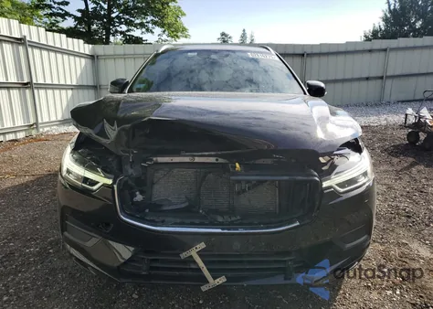 2018 Volvo Xc60 T6 Momentum z USA, uszkodzony, nr VIN YV4A22RK9J1047048
